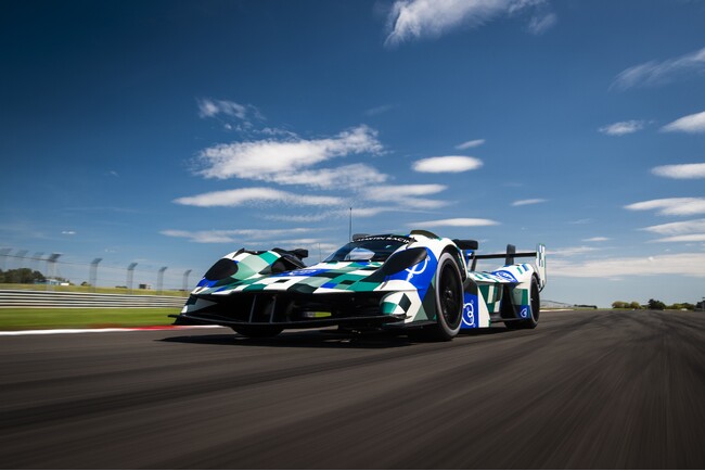 アストンマーティン、Heart of RacingがValkyrieの2025年世界選手権タイトル挑戦にリベラスとティンクネルの起用を決定