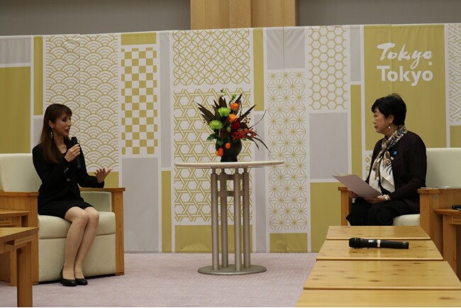 小池百合子都知事、「ミセスユニバースジャパン2024世界大会出場者」と面談、SMART BRIDAL 代表 吉野麻衣子氏に「婚活成功の秘訣」を問う