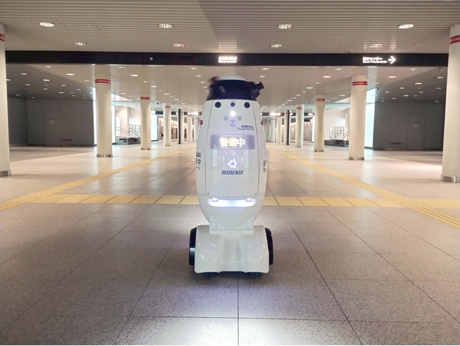 札幌駅前通地下歩行空間（チ・カ・ホ）にて警備ロボット「SQ-2」による実証実験を実施