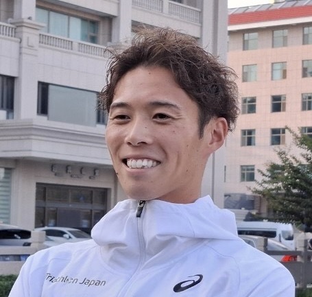 再エネで“地産地消”を実現する まち未来製作所、茨城県神栖市出身のトライアスロン・安松選手とスポンサー契約を締結