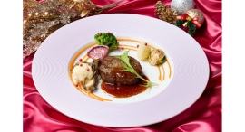 クリスマスランチ2024 牛フィレのポワレ 赤ワインソース 季節野菜を添えて 12/1~12/25限定!【横浜東急REIホテル】 クリスマスランチ2024 牛フィレのポワレ 赤ワインソース 季節野菜を添えて 12/1~12/25限定!【横浜東急REIホテル】