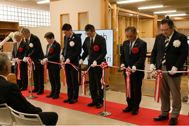 世界初導入の最新鋭3Dプリンターが今治に！地域産業の未来を創る『X-tech Lab Imabari』が始動