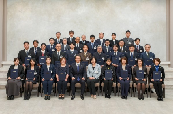 公益財団法人コーセーコスメトロジー研究財団 第35回 表彰・贈呈式を開催　若返り研究への研究助成を決定