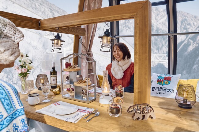 【谷川岳ヨッホ】貸し切りゴンドラでランチクルーズ気分を楽しむ「雪舞うゴンドラクルーズランチ」開始｜期間：2024年12月25日～2025年2月28日