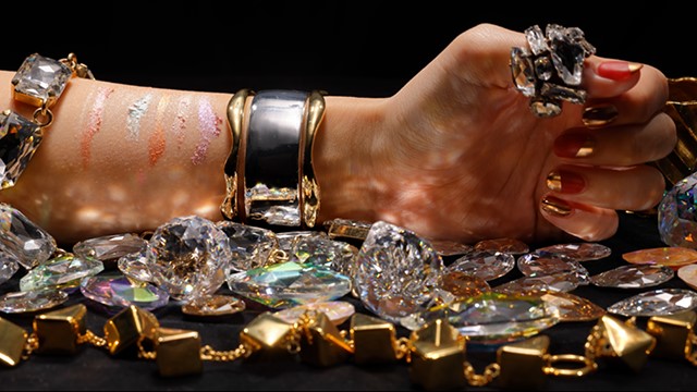 NTT-ATとイノラックスジャパンがビジネス化を進める「煌めきディスプレイ」が「SIGGRAPH Asia 2024」で展示されます！