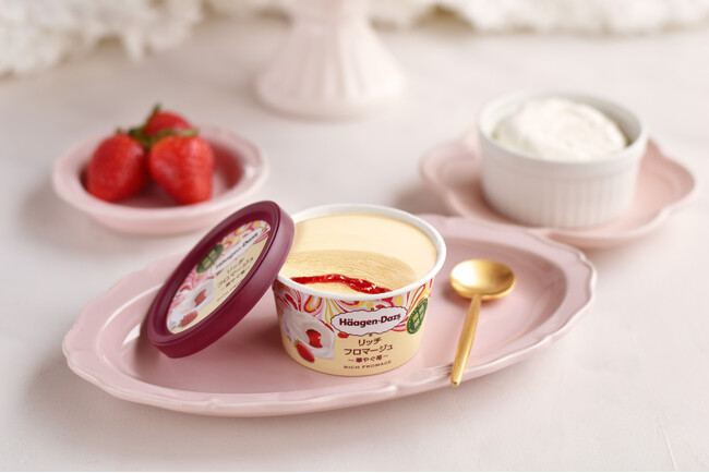 年末のご褒美に！　クリーミーなチーズ×甘酸っぱい苺の心華やぐリッチなハーモニー　ミニカップ『リッチフロマージュ～華やぐ苺～』12月3日(火)より期間限定新発売！