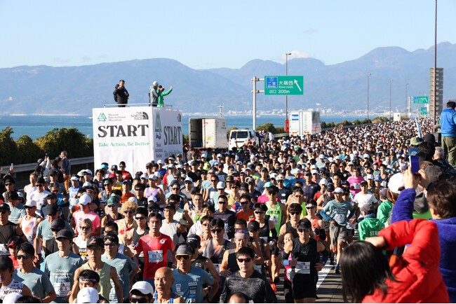 「また新しい一歩を踏み出した。進化を感じます！」今年も約2万人のマラソンランナーが晴天の湘南を快走「第19回湘南国際マラソン」カヌー＆サップも海からランナーを応援