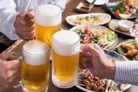 【医師解説】年末年始の宴会シーズン対策     二日酔い対策のメカニズムと“復活”早める朝・昼ごはん