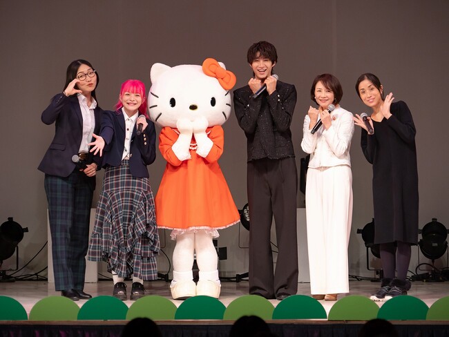 毎年11月は「子宮頸がん予防啓発強化月間」 「子宮頸がん」の予防啓発推進プロジェクト「Hello Smile in Sanrio Puroland 2024」 レポート