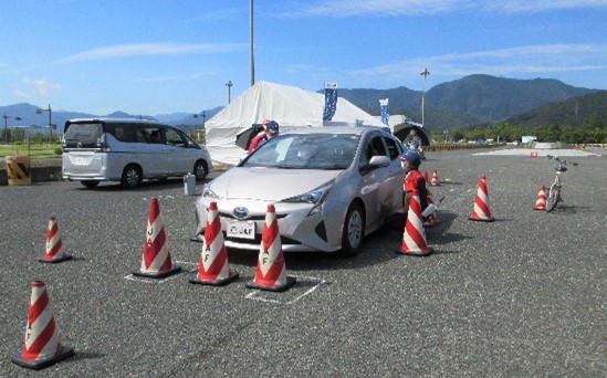 【JAF広島】公道ではできない運転をマイカーで体験!