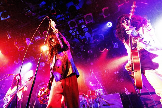 暴動クラブの新曲はファンの間で”ショットガン“と呼ばれている、せつなく、もどかしく、苦しく、愛しいR&Rラブソング！