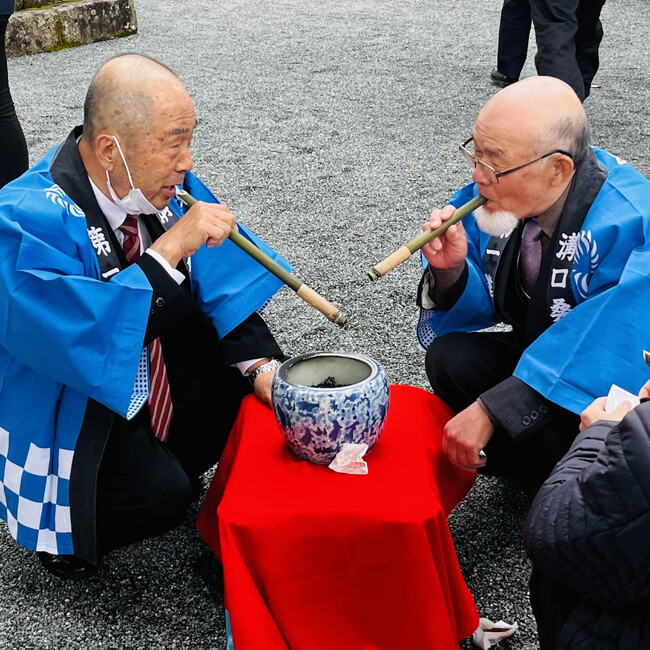 竹筒でたばこを吸う奇祭　溝口きせる祭り　～竈門(かまど)神社例祭～
