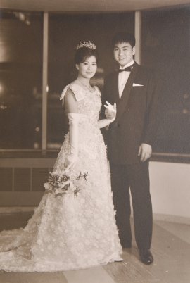 結婚式での石原裕次郎さんとまき子さん ©︎石原音楽出版社 結婚式での石原裕次郎さんとまき子さん ©︎石原音楽出版社