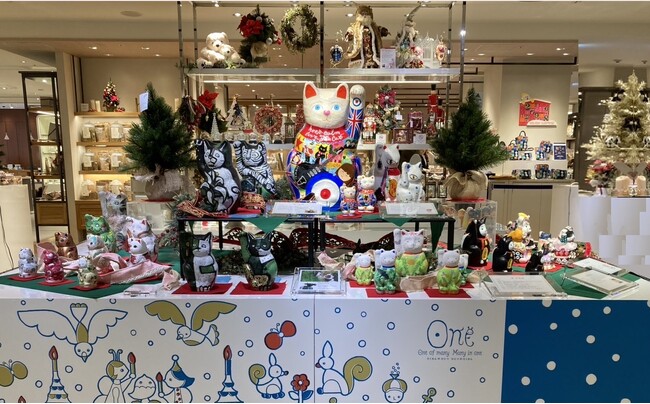 【銀座三越】クリスマスと日本の伝統とアーティストが融合した「日本を感じるクリスマス」『holiday lucky cats 2024』24年12月4日(水) ～ 10日(火)まで。