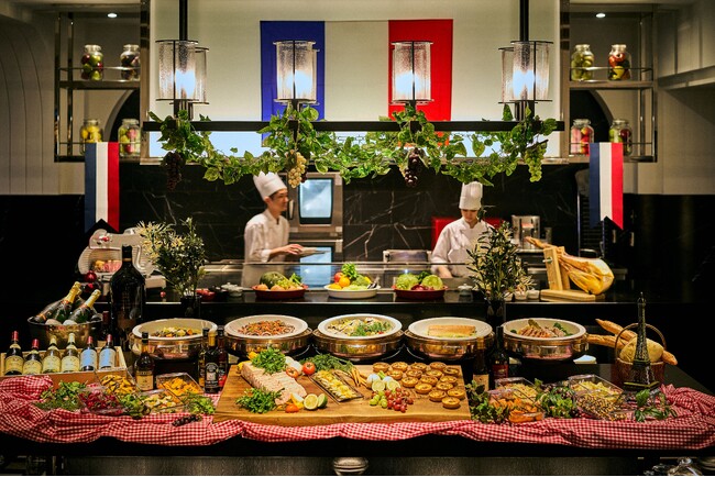 【ヒルトン横浜】フランス料理をメインとしたディナービュッフェ『ビストロ・ラ・パレード』をAllday Dining Paradeにて開催