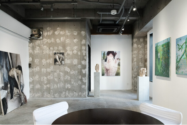 人気漫画『ブルーピリオド』と現代アーティストのコラボプロジェクト 「ブルーピリオド × ArtSticker vol.3」を六本木のアートギャラリーで開催中