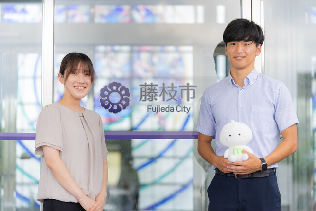 藤枝市役所がデバイス管理ツール「mobiconnect」を導入し、ペーパーレス化と業務改善を推進