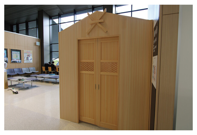 島根出雲縁結び空港設置のカームダウンスペース「和雲（なごも）」に自社ブランド「N-Smart」の調光フィルムを提供