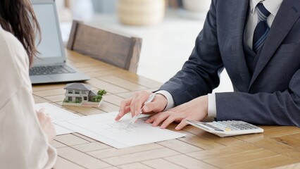 マイプロパティが2024年12月から海外移住や海外生命保険を利用するメリットのセミナーを開催します。富裕層のお客様がどのように海外生命保険を利用しているかの事例も紹介します