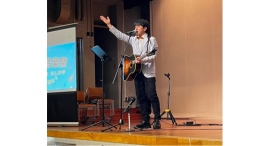 「オレンジ音楽祭 in あしかが~中田亮と歌おう みんなのウタ~」開催。認知症のある人もない人も、皆さんが主役のコンサートになりました。