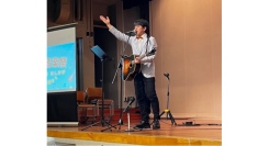 「オレンジ音楽祭 in あしかが~中田亮と歌おう みんなのウタ~」開催。認知症のある人もない人も、皆さんが主役のコンサートになりました。