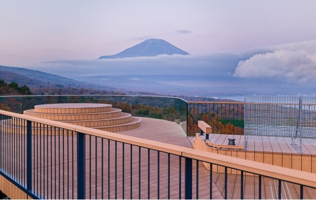 山梨県山中湖村　標高1000m超えの「山中湖明神山パノラマ台」に展望ウッドデッキが完成！ 冬季キャンペーン「あついぞ冬の山中湖」も始動