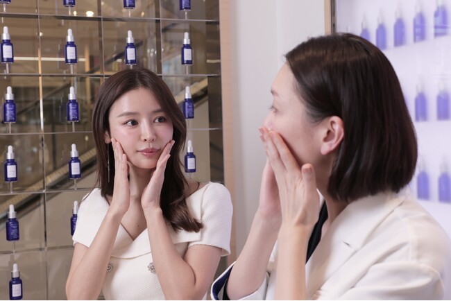 【加治ひとみ×TAKAMI スキンケア講座】「腸活」を主軸に女性のウェルビーイングをサポートする加治ひとみさんのオンラインコミュニティ「Kubire Salon」にてスキンケア講座を開催。