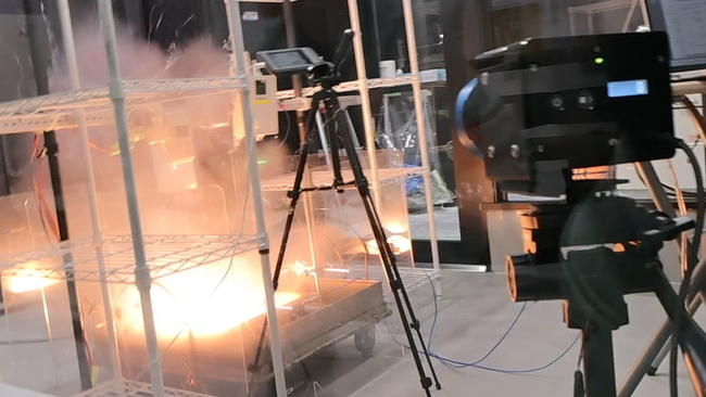 レーザーによるリチウムイオン電池火災検知技術を開発しました