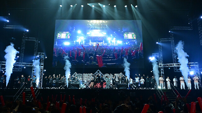 Riot Games ONE 2024イベントレポート12月14日～15日に開催された「Riot Games ONE 2024」プロプレイヤー&人気ストリーマーの試合でKアリーナ横浜が熱狂！