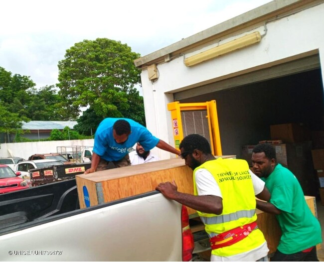 バヌアツ地震　推定4万人の子どもが被災【プレスリリース】