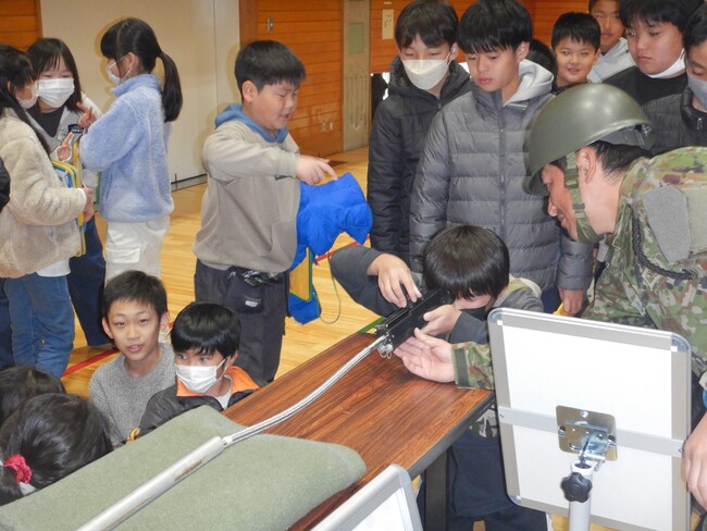 【茨城県五霞町】町立小・中学校で「小中合同避難訓練」を開催！自衛隊協力のもと「防災体験学習」も実施
