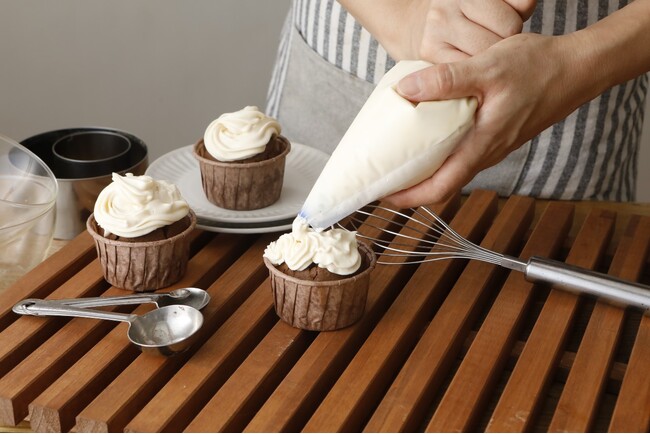 九州産業大学 米満研究室との100%プラントベース冷凍ホイップクリームに関する共同研究開始のお知らせ