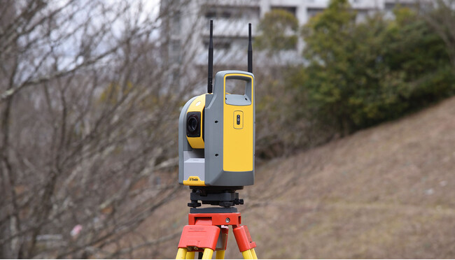 Trimble Riと「快測ナビ」が連携！ビデオ視準・強力追尾機能で確実に測点誘導できるマルチナビゲーションシステムに