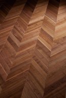 土足・上履き兼用挽き板フローリング「フレンチヘリンボーン」 土足・上履き兼用挽き板フローリング「フレンチヘリンボーン」