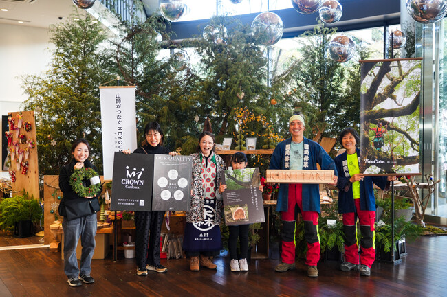 クリスマスに森林と木材の価値に触れる|熊本の商業施設で地元林業家と共同展示会を開催