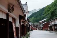 福井県の古民家 八百熊川、伝統的な葛製造を体験できる宿泊プラン「熊川葛寒晒し弟子入りステイ」を販売開始