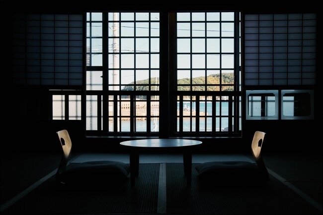 壱岐島初(※)、全てのペットと泊まれる宿泊施設「THE 離泊 壱岐 風の御宿」2024年12月26日プレオープン。明治時代築の古民家をリノベーションし、一棟貸し宿として再生、島活性化を目指す。