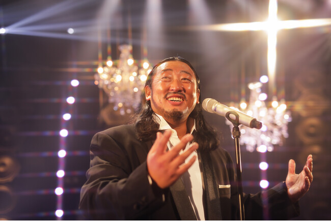 YouTubeの総再生は1億2千万回超！ロバートの“元ストーカー” メモ少年が手掛ける ロバート秋山が歌い続ける『秋山歌謡祭2025』 制作決定！秋山「また空き時間に、鼻歌を録音する日々が始まります」
