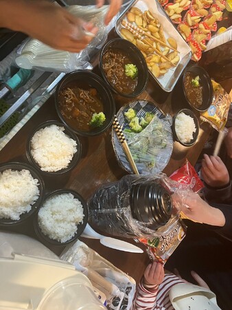 【イベントレポート】国産和牛を活かしたビーフシチュー！ビンゴ大会に本のプレゼントもある子ども食堂を実施しました！