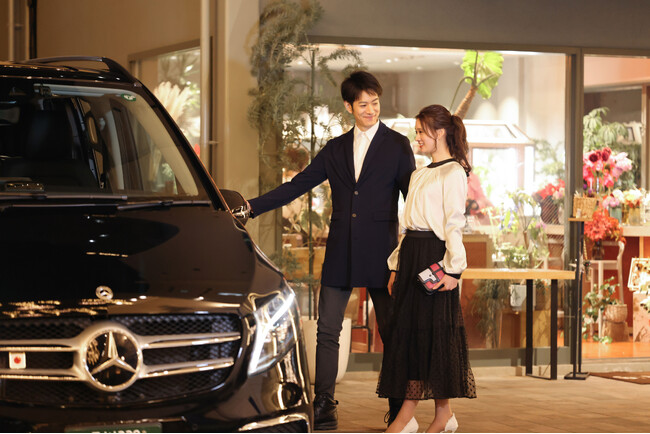 ホテルカーでのお迎え付き、特別な日のためのディナープラン『Bellustar Anniversary Experience』