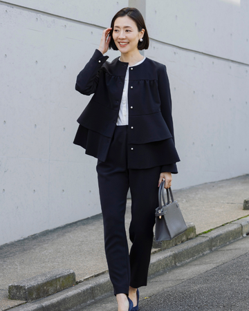 【入卒式のママコーデ】機能性抜群のセットアップ、SONO NAVY の