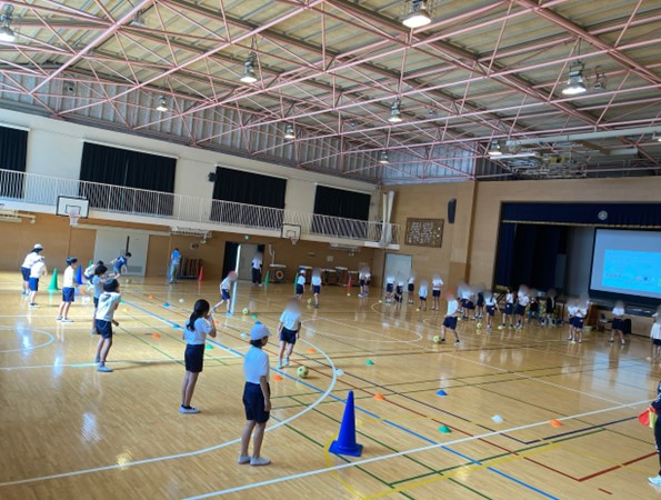 東京都調布市の小学校３校でデフアスリートによる出前授業を実施