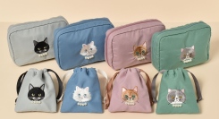 毛並みまで再現!?　猫たちが刺繍された巾着やポーチが登場！　2月22日の猫の日に向けて雑貨店・ブルーブルーエがオリジナルグッズを1月12日（日）発売♪