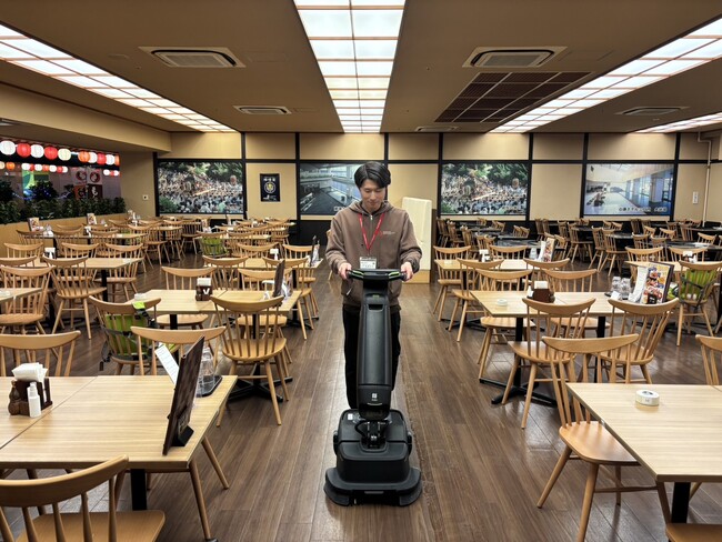 PUDU製品「SH1」、龍宮城スパホテル三日月で導入