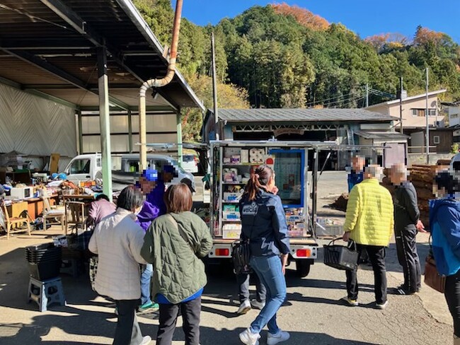 新たに３自治体で移動販売 車 「うえたん号」 を 始動 し、地域の コミュニティづくり を支援