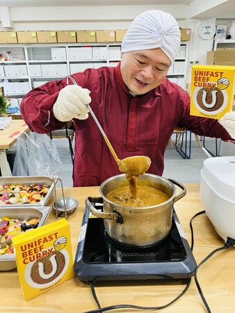 当社初の食品分野進出 既存のノベルティと融合したワンストップ提案を実現 レトルトカレーの企画・製作サービスを開始 独自性で差別化を図る “つくりたい”の可能性を広げ 顧客満足度と付加価値の向上へ