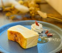 岡山県の喫茶店にとろける食感の半熟チーズケーキが登場！「ここまるDELI 岡山 内山下店」で1月11日より販売開始