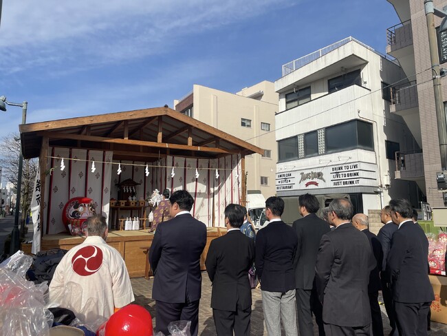 だるまに願いを込めて 熊谷初市開催！「お餅つき大会」や「だるまさんが転んだ」で子どもたちの笑顔が炸裂！