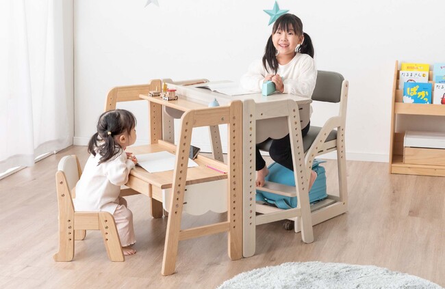 【タンスのゲン】お子様の成長に合わせてジャストフィット！生後18カ月から12歳まで長く使える万能デスク登場