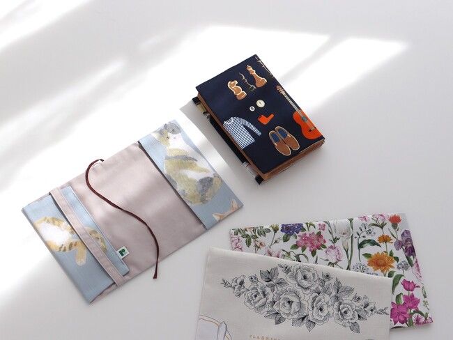 ハンカチーフ専門店【CLASSICS the Small Luxury】ハンカチをリメイクしたブックカバーを発売